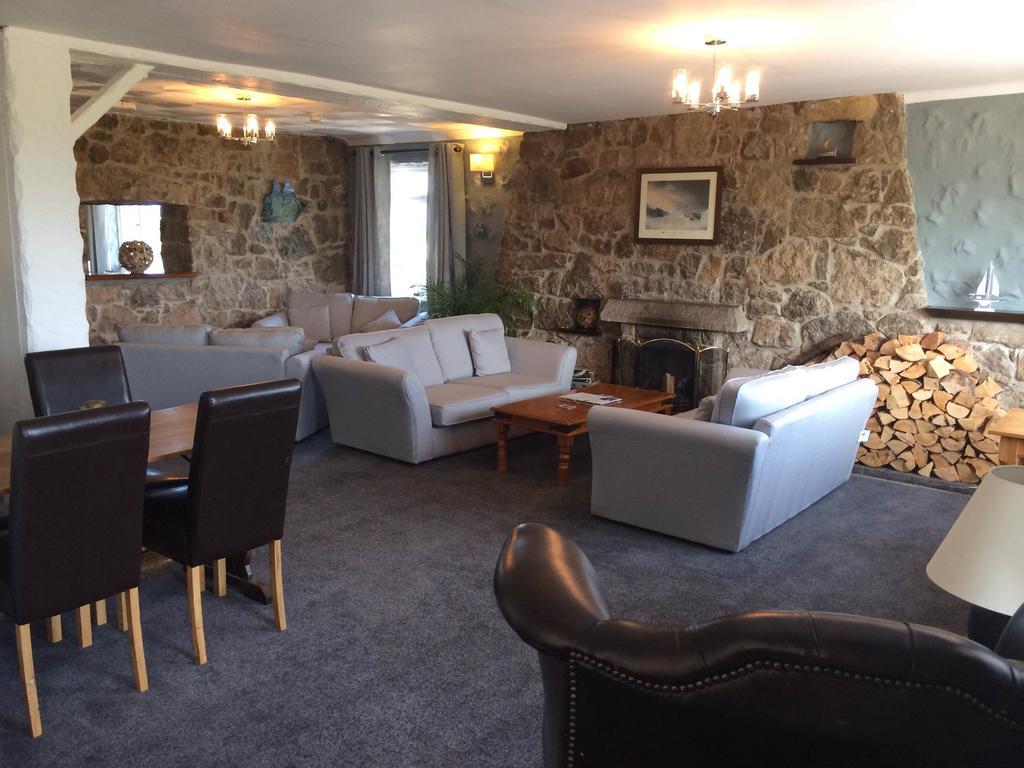Ty Dderw Country Inn Moelfre Exterior foto